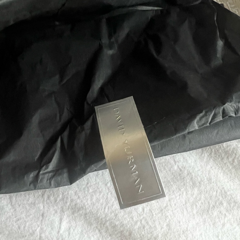 David Yurman Brown Box with Cream Ribbon - Picture 4 of 4